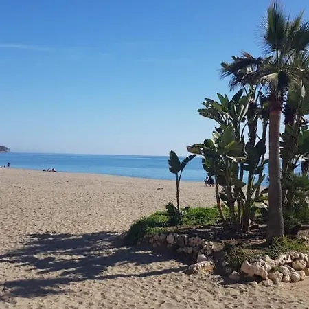 Punta Plata Beach Center Estepona