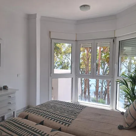 Punta Plata Beach Center * Estepona